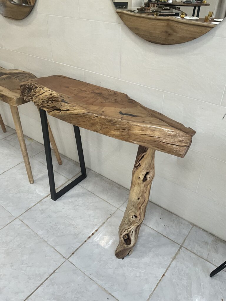 کنسول روستیک از تنه بید مجنون